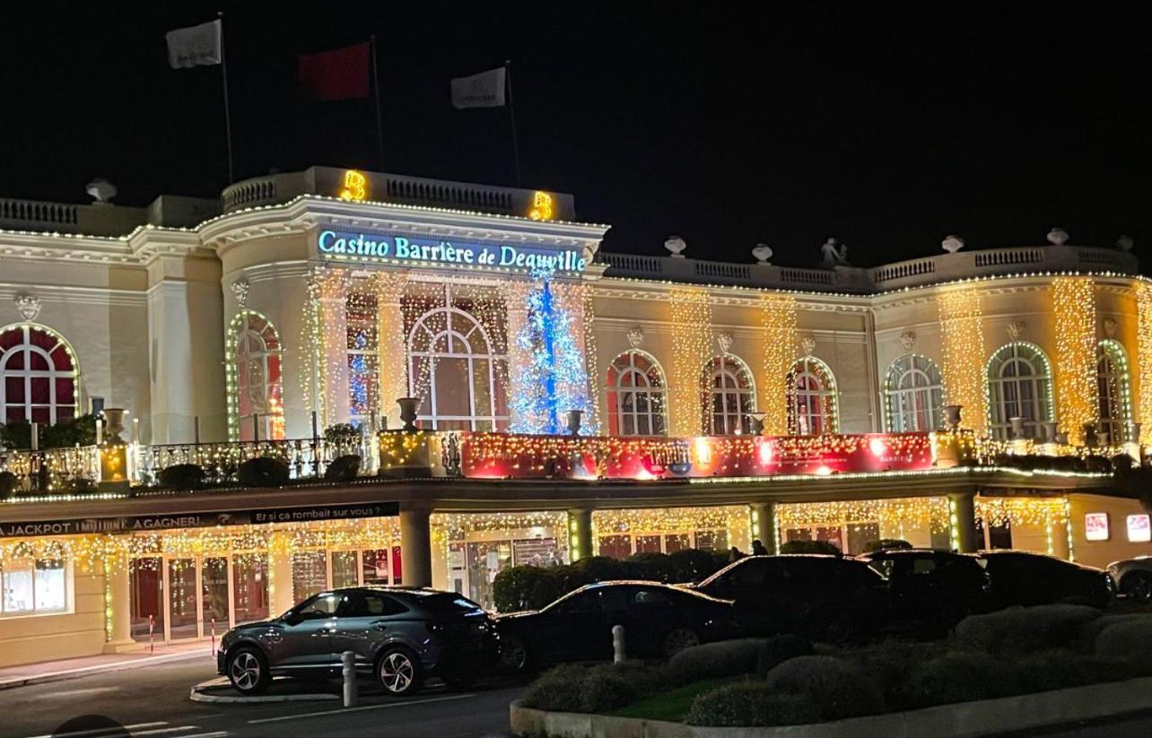 Le Deauvillais Deauville Exterior foto